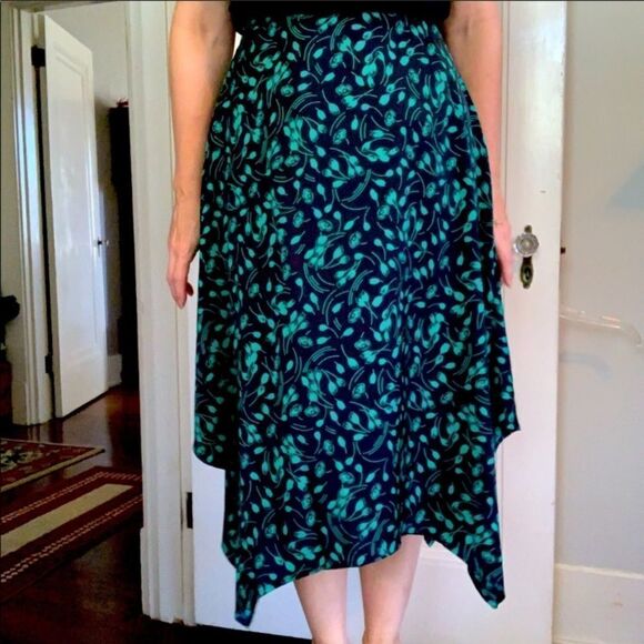 Nwot Who What Wear green/black asymmetrical skirt - Picture 2 of 6
